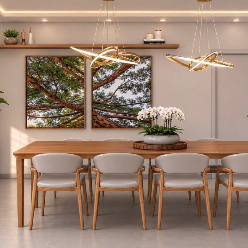 Sala de jantar integrada ao living com iluminação decorativa